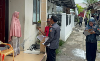Tim dari Bawaslu Bireuen sedang melakukan Uji Petik PDPB