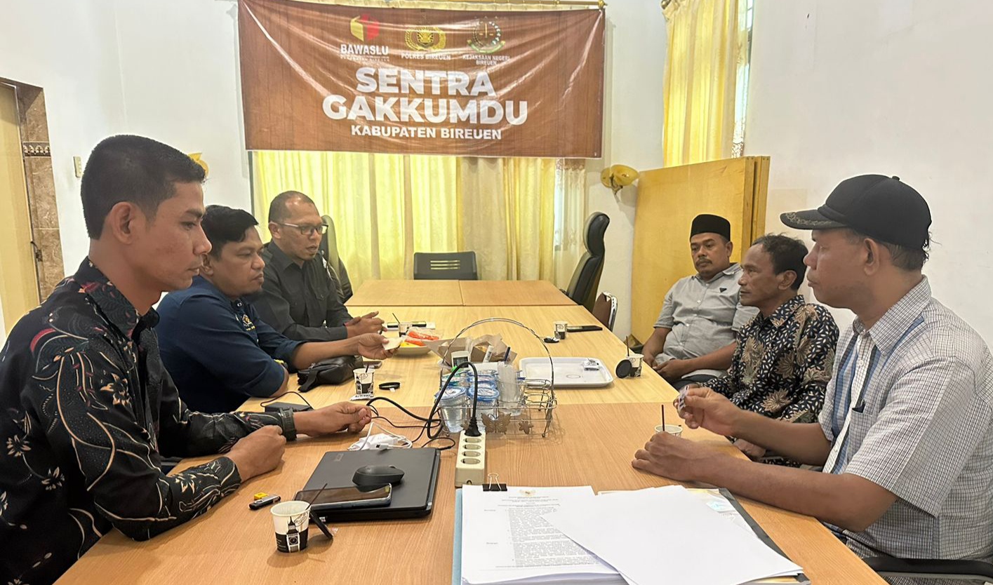 Panwaslih Kabupaten Bireuen menerima kunjungan PWI, di Sekretariat Panwaslih setempat, di Juli Cot Meurak, Senin (24/06/2024). Foto:humas
