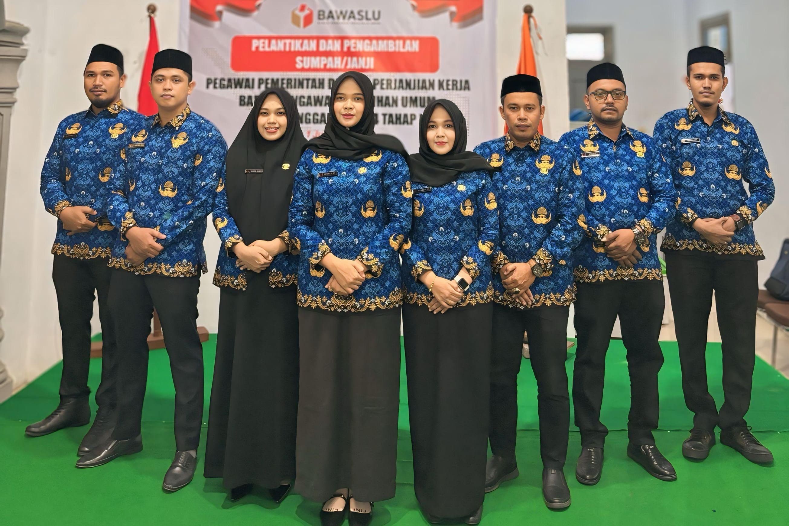 Staf Panwasih Kabupaten Bireuen Mengikuti Prosesi Pelantikan