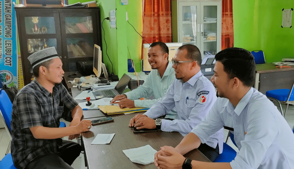 Ketua Panwaslih Kabupaten Bireuen, Rahmad, S.Sos., M.A.P melakukan uji PDPB Triwulan II di Gampong Leubu Cot, Kec. Makmur, 16 juli 2025.