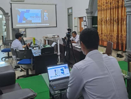 Anggota Bawaslu Kabupaten Bireuen, Baihaqi sedang menyampaikan materi dalam Diskusi Pendidikan Pengawas Partisipatif (P2P) yang digelar secara daring pada Rabu, 19 November 2025