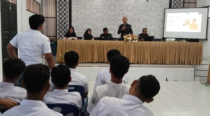 Panwaslih Kabupaten Bireuen melakukan sosialisasi pendidikan politik bagi pemilih pemula terhadap siswa MAN 2 Bireuen.