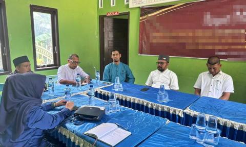 Diskusi antara Masyarakat Seuneubok Rawa dengan Panwaslih Kabupaten Bireuen