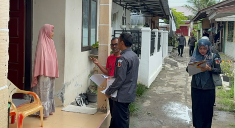 Tim dari Bawaslu Bireuen sedang melakukan Uji Petik PDPB
