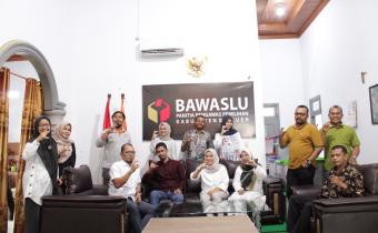 Safwani Supervisi PPID di Panwalih Bireuen (9/8/2024).