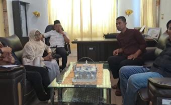 Komisi Independen Pemilihan (KIP) Kab. Bireuen berkunjung ke Kantor Bawaslu Kab. Bireuen dalam rangka penyampaian data PDPB Tahun 2025 tahap pertama, Jumat 20/6.