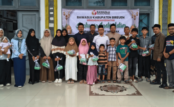 Bawaslu Bireuen Santuni Anak Yatim