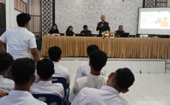 Panwaslih Kabupaten Bireuen melakukan sosialisasi pendidikan politik bagi pemilih pemula terhadap siswa MAN 2 Bireuen.