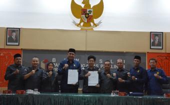 Proses Penandatanganan MoU antara Bawaslu Aceh dengan UIA.