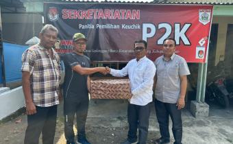 Penyerahan Doorprize kepada P2K Geulanggang Baro.